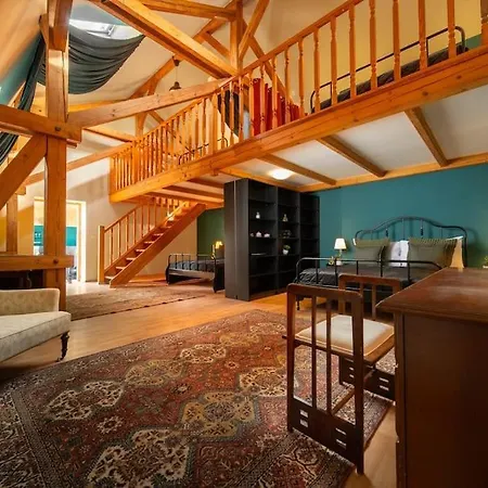 Chateau Charme - Centre Apartment
